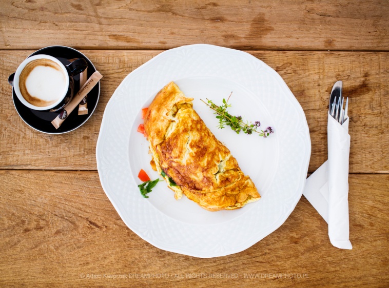 Pizzeria i Restauracja Dębki PlayaOmlet z pomidorami i bazylią